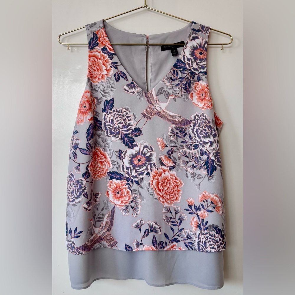 Banana Republic| Blue/Grey Pink Floral Bird Sleeveless V-Neck Blouse Sz S